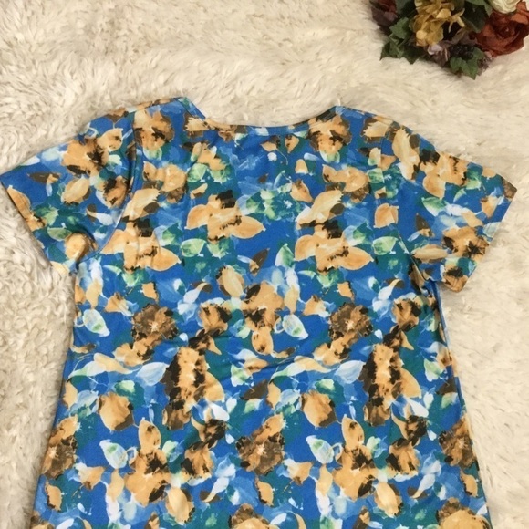 LuLaRoe Size Small Top - Picture 5 of 7